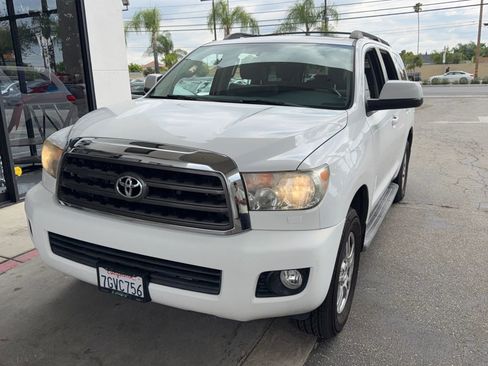 Used 2014 Toyota Sequoia SR5 image 2