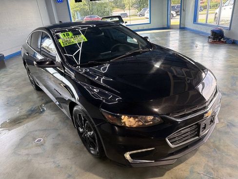 Used 2018 Chevrolet Malibu LT w/ Redline Edition FWD image 7