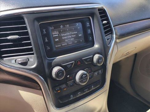 Used 2016 Jeep Grand Cherokee Laredo w/ Quick Order Package 23E image 12