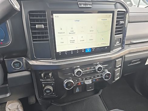 Used 2025 Ford F350 Lariat w/ Black Appearance Package image 18