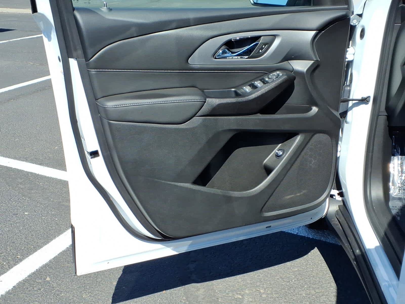 Used 2023 Chevrolet Traverse LT FWD image 27
