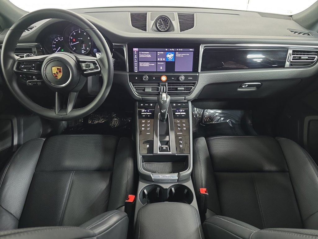 Certified 2026 Porsche Macan AWD/4WD image 13