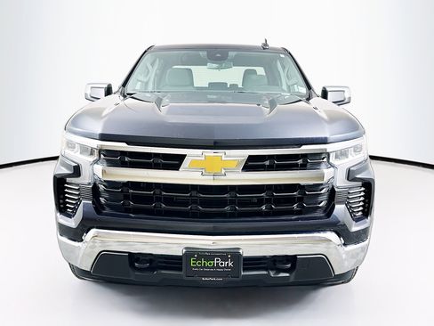 Used 2023 Chevrolet Silverado 1500 LT image 2