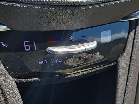 Used 2017 Cadillac XT5 Luxury FWD image 24