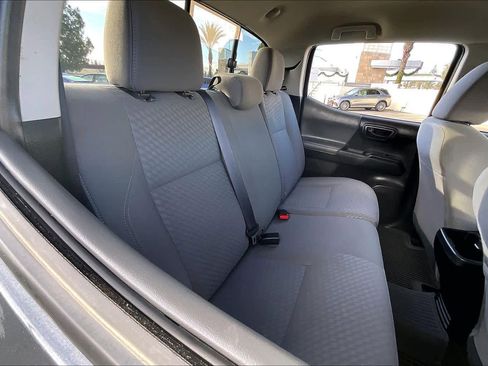 Used 2022 Toyota Tacoma SR image 27