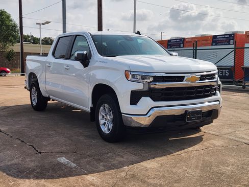 Certified 2025 Chevrolet Silverado 1500 LT RWD image 4