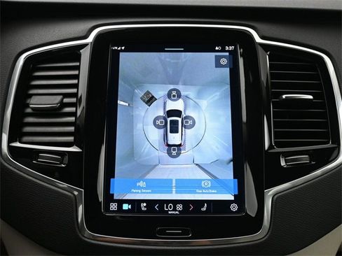 Used 2023 Volvo XC90 T8 Plus image 21