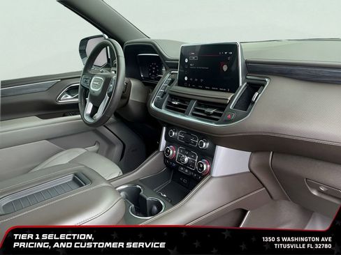 Used 2022 GMC Yukon XL SLT w/ SLT Luxury Package AWD/4WD image 12