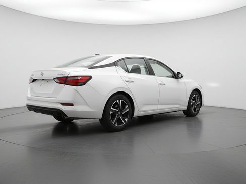 Used 2025 Nissan Sentra SV FWD image 9