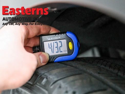 Used 2023 Toyota Highlander LE image 27