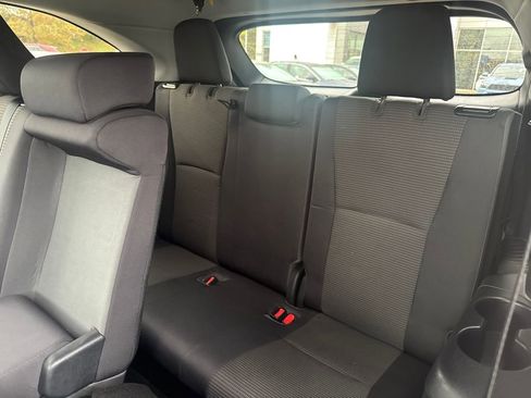 Used 2022 Toyota Highlander LE image 39