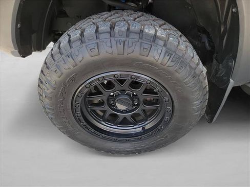 Used 2021 Toyota Tacoma TRD Off-Road w/ Technology Package AWD/4WD image 9