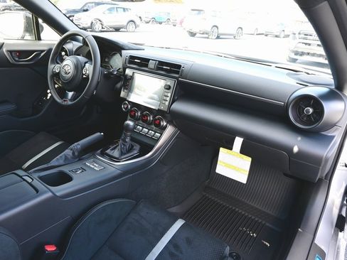 New 2025 Toyota GR86 Premium image 12