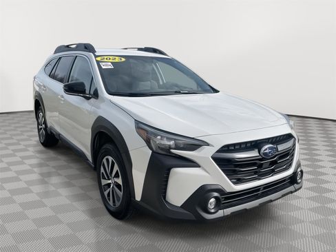 Used 2023 Subaru Outback Premium image 1