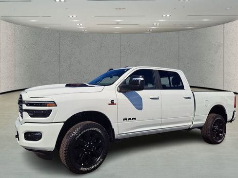Used 2025 RAM 2500 Laramie w/ Night Edition image 9