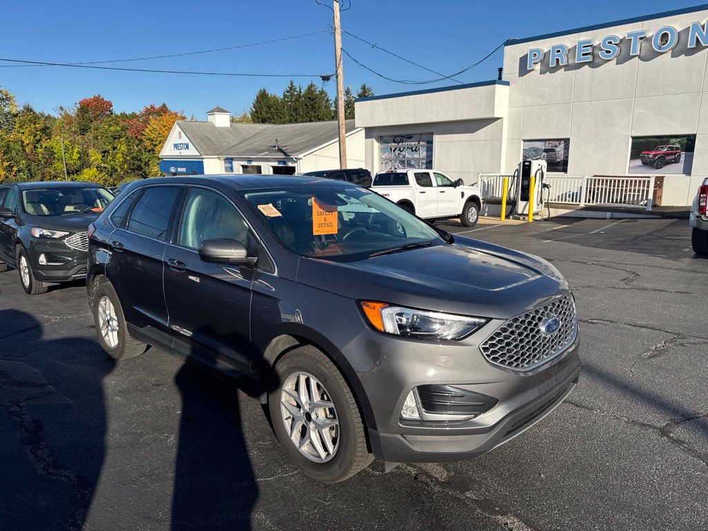 Used 2024 Ford Edge SEL w/ Convenience Package AWD/4WD image 3