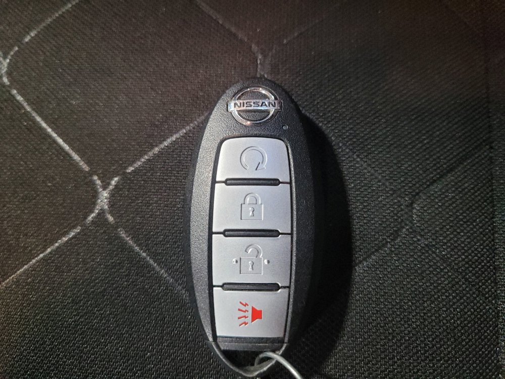 Used 2018 Nissan Kicks SV FWD image 32