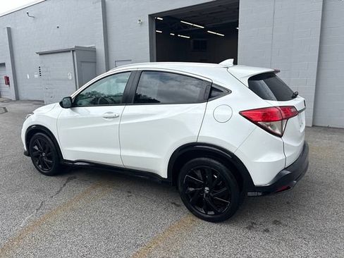 Used 2021 Honda HR-V Sport image 8