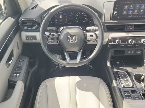 Certified 2025 Honda Pilot EX-L image 14