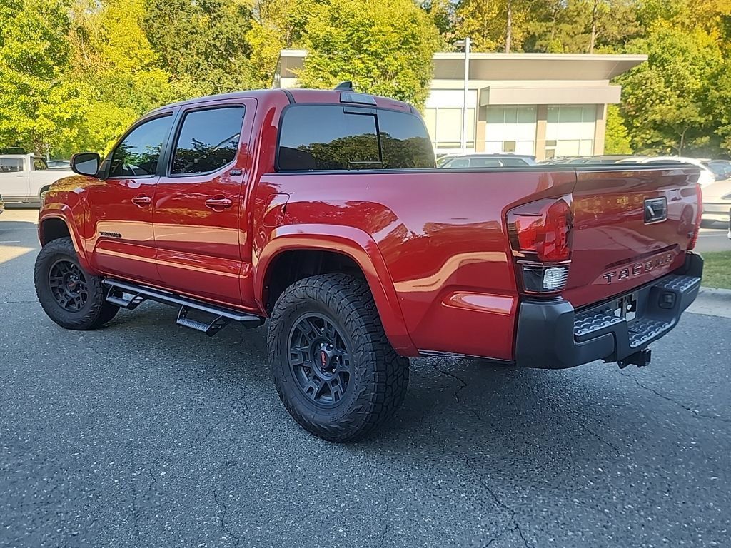Used 2021 Toyota Tacoma SR5 RWD image 3