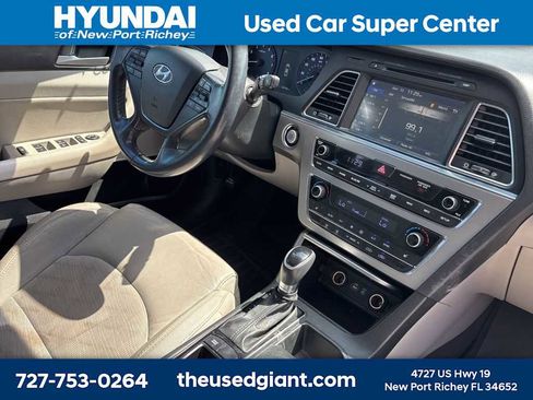 Used 2016 Hyundai Sonata Sport w/ Option Group 03 image 7