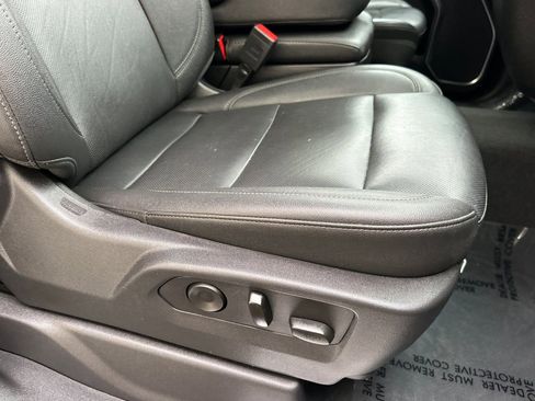 Certified 2025 GMC Sierra 1500 SLT image 22