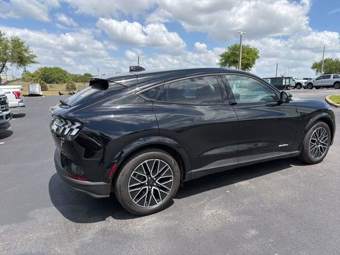 Used 2025 Ford Mustang Mach-E Premium image 5