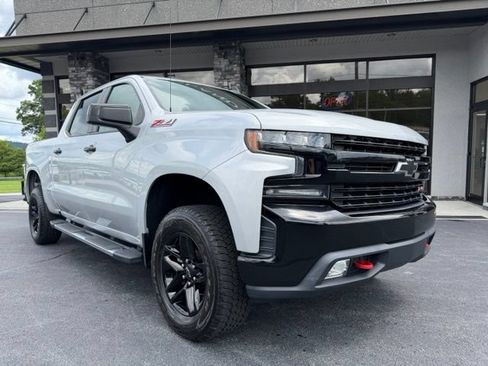 Used 2020 Chevrolet Silverado 1500 LT Trail Boss AWD/4WD image 2
