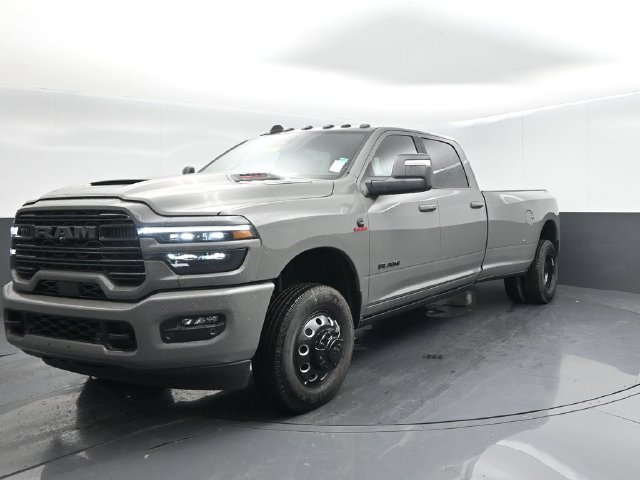 New 2026 RAM 3500 Laramie AWD/4WD image 4