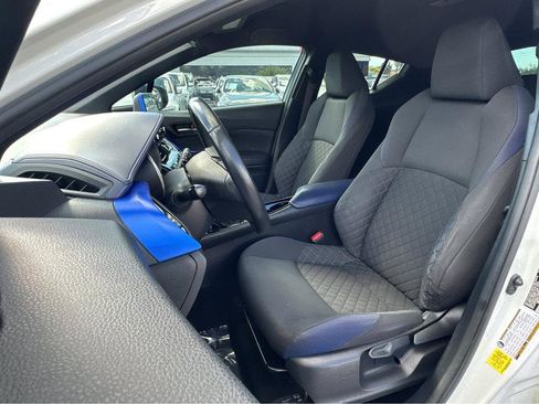 Used 2021 Toyota C-HR XLE image 8