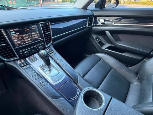 Used 2015 Porsche Panamera RWD image 12