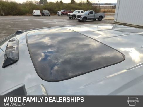 Used 2025 GMC Sierra 2500 AT4X image 8