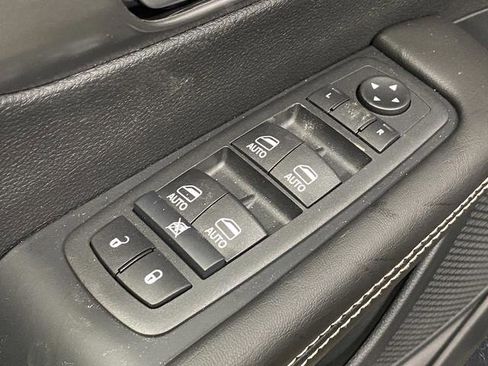 New 2026 Chrysler Pacifica Select w/ S Appearance Package FWD image 29