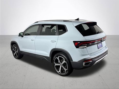 New 2025 Volkswagen Taos SEL image 8
