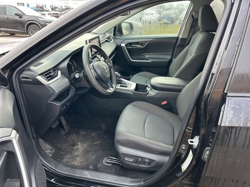 Used 2023 Toyota RAV4 XLE image 9