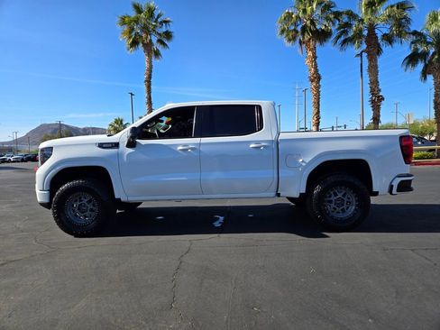 Used 2023 GMC Sierra 1500 AT4 w/ Technology Package AWD/4WD image 3