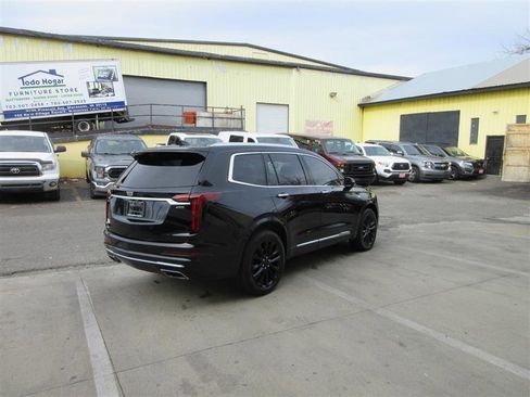 Used 2020 Cadillac XT6 Premium Luxury image 9