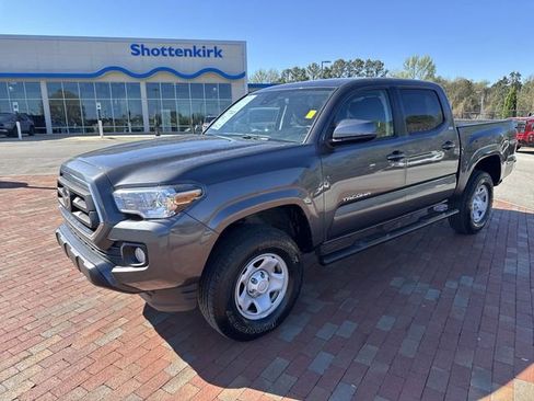 Used 2023 Toyota Tacoma SR5 RWD image 32