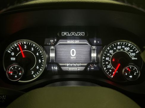 Used 2023 RAM 1500 Laramie image 13