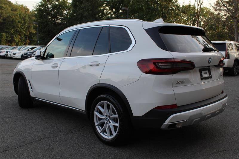 Used 2023 BMW X5 xDrive40i w/ Premium Package AWD/4WD image 3