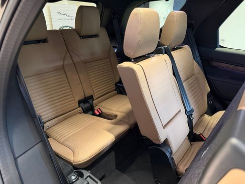 New 2025 Land Rover Discovery Dynamic SE AWD/4WD image 18