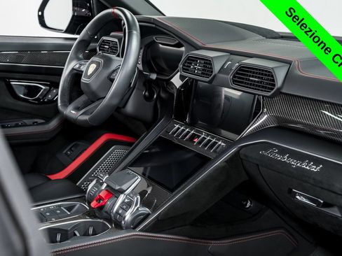 Used 2023 Lamborghini Urus Performante AWD/4WD image 38
