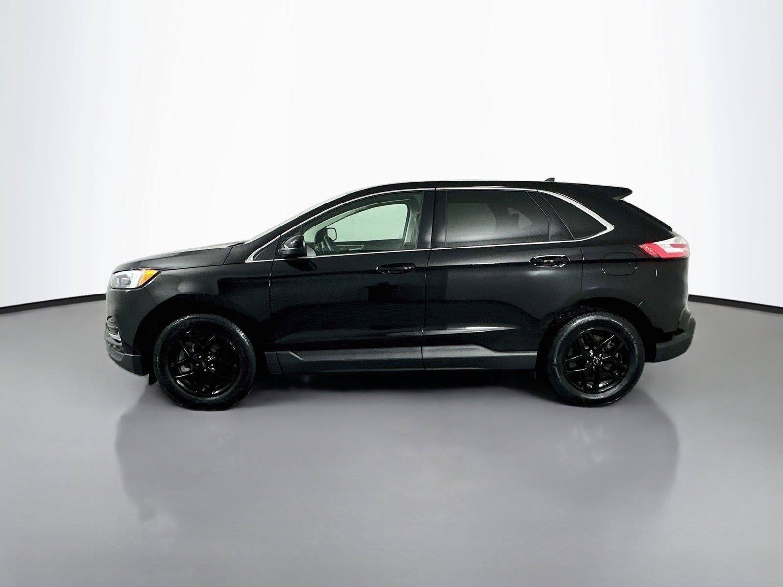 Used 2024 Ford Edge SEL w/ Convenience Package AWD/4WD image 8