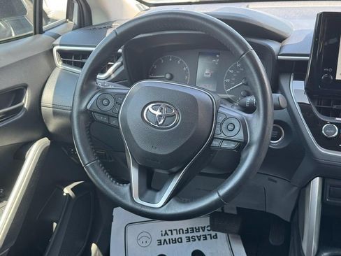 Used 2023 Toyota Corolla Cross LE w/ Moonroof Package AWD/4WD image 15