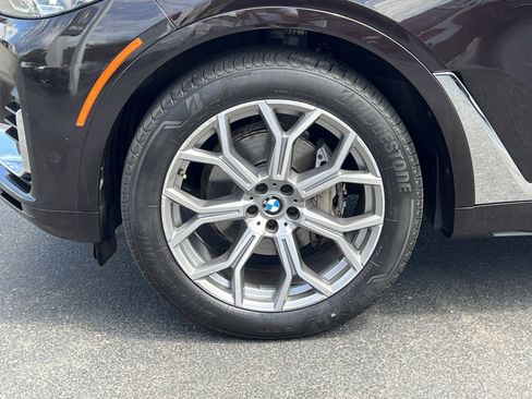Used 2022 BMW X7 xDrive40i w/ Premium Package AWD/4WD image 9