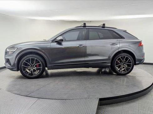 Used 2022 Audi Q8 Premium Plus w/ Premium Plus Package image 3
