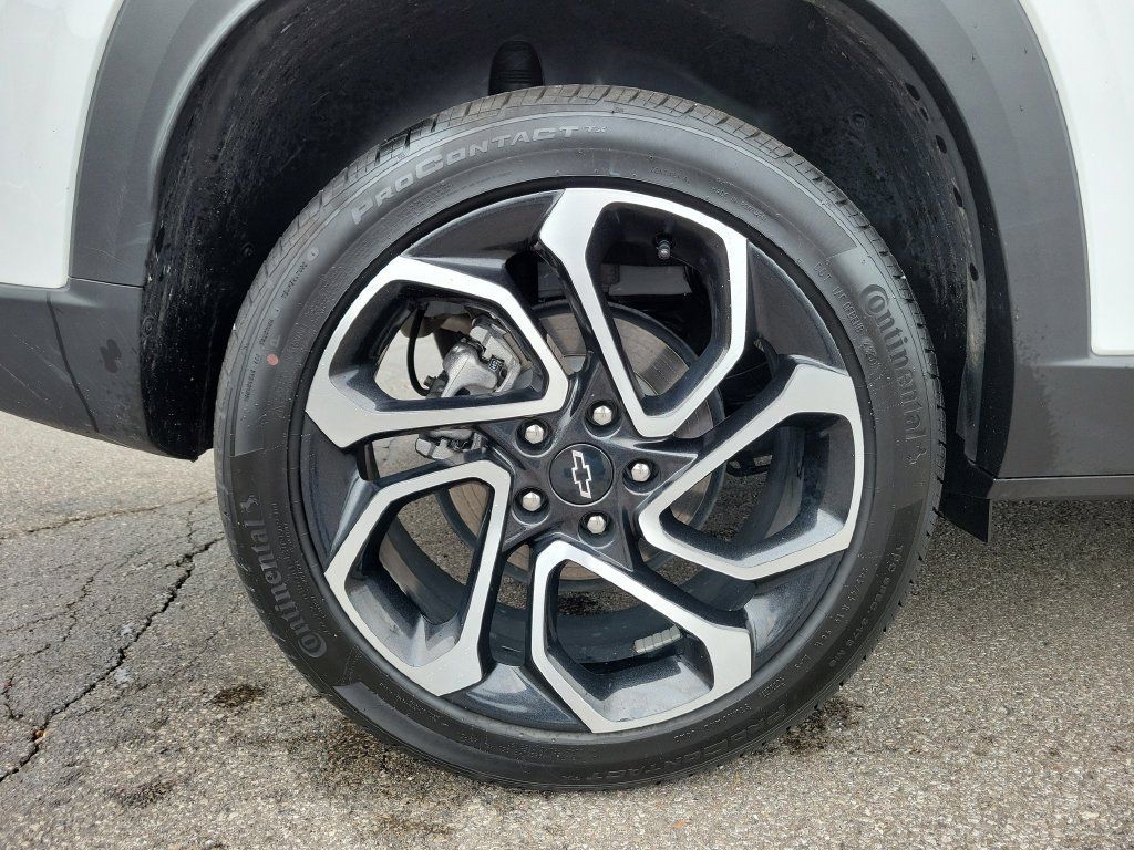 Used 2025 Chevrolet Trax RS w/ Driver Confidence Package FWD image 8