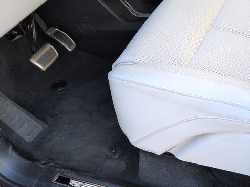 Used 2026 Cadillac Vistiq Sport image 17