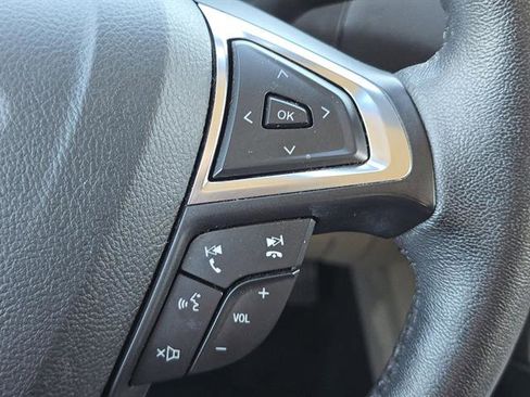 Used 2020 Ford Edge Titanium image 19