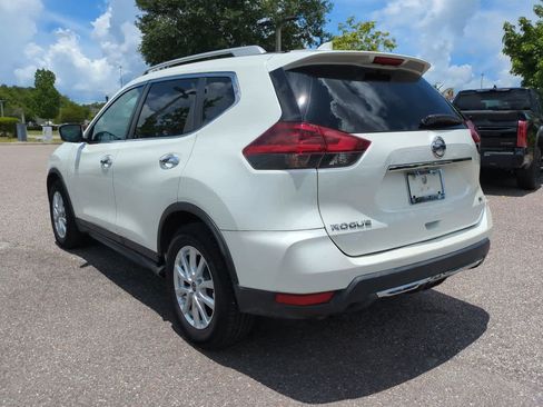 Used 2018 Nissan Rogue SV FWD image 4